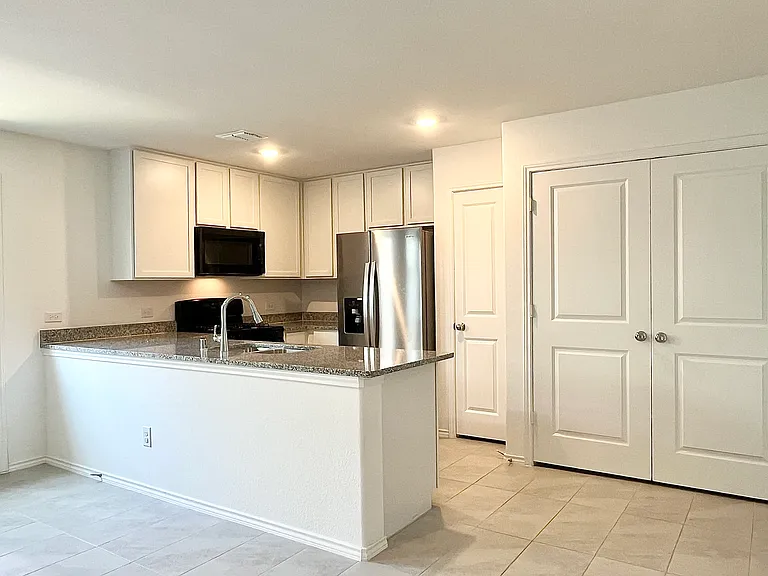7212 Gray Wolf Ln — Photo 12