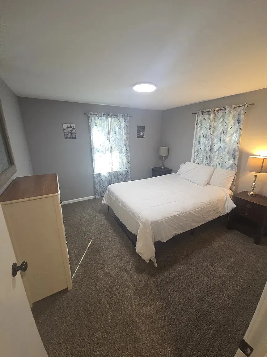 4 bed, 1500 sqft, $2,300 — Photo 3