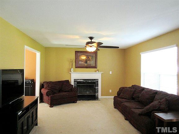 5th image of 210 Hemmingwood Dr