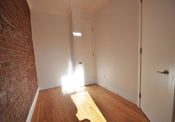 5th image of 446 W 164th St #1