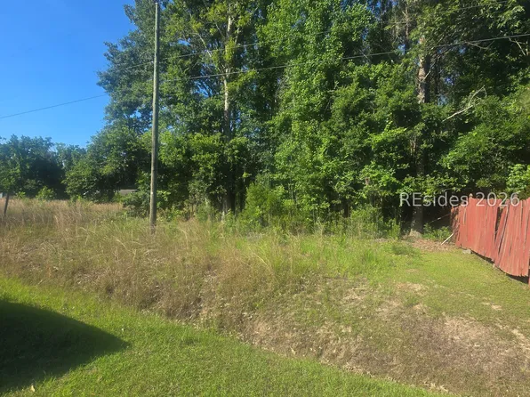 35 Jenkins Rd, Yemassee, SC 29945