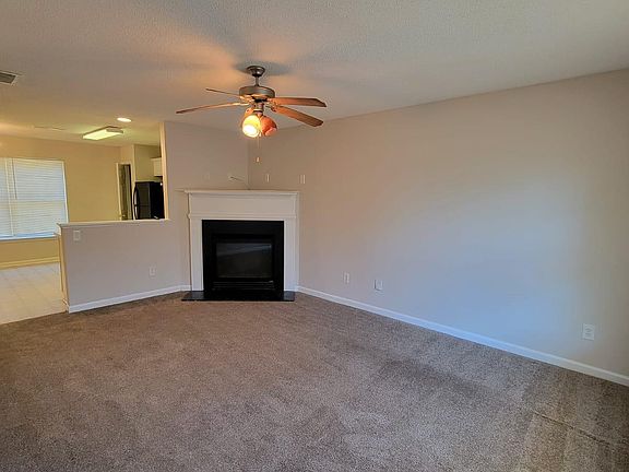 3rd image of 166 London Dr