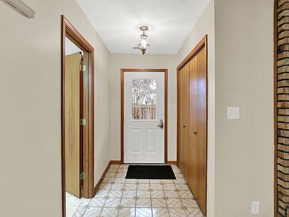 3rd image of 75 Dominion Dr
