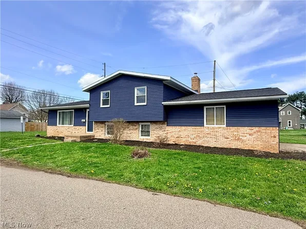 123 5th St NE, Strasburg, OH 44680