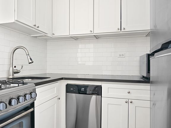 5th image of 330 E 49th St APT 7G