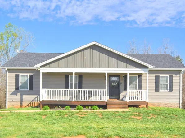 2233 Smith Mountain Lake Pkwy, Huddleston, VA 24104