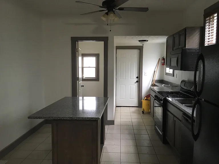 2235 Meyer Ave #2 — Photo 10