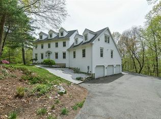 26 Amadeo Dr, Bethany, CT 06524