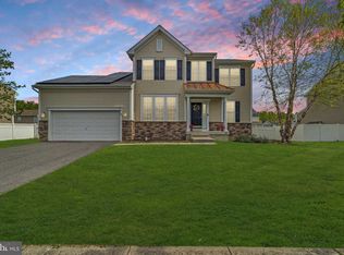 10 Harvest Ln, Pemberton, NJ 08068