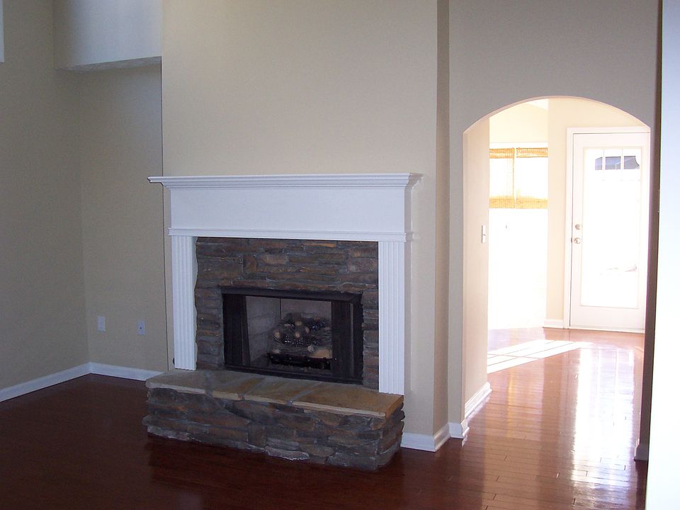 2nd image of 3015 Heatherbrook Trce