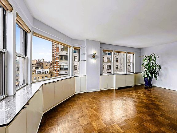 3rd image of 174 E 74th St APT 14C