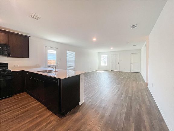 4th image of 7413 Jackrabbit Ave