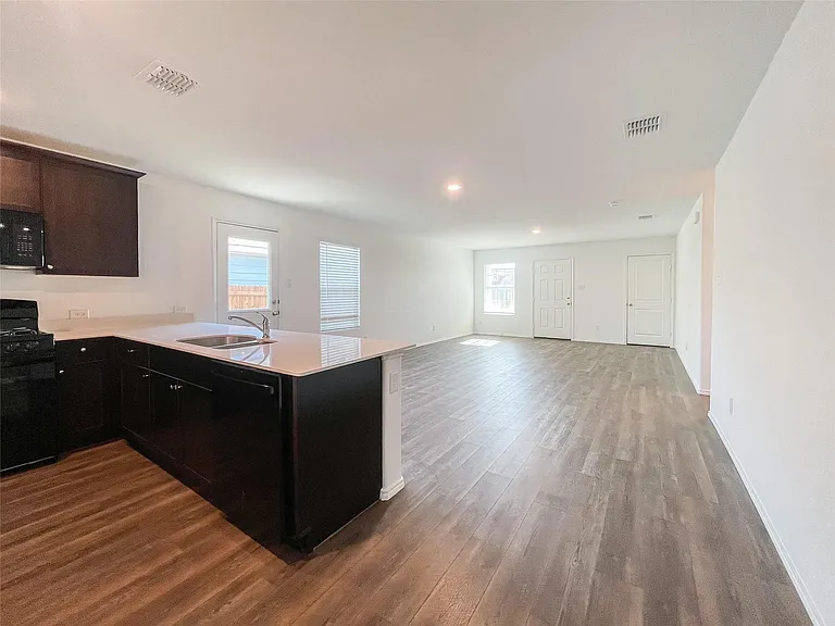 7413 Jackrabbit Ave — Photo 4