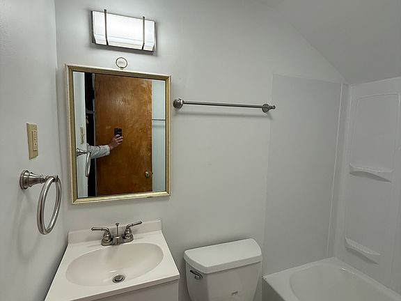 4th image of 434-436 Jacobson Dr #434