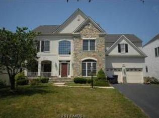 25797 Planting Field Dr, Chantilly, VA 20152