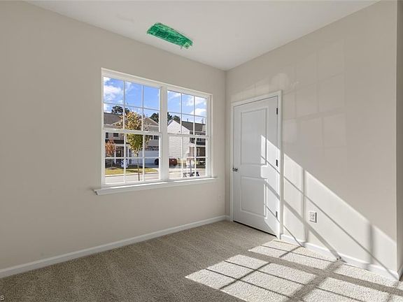 5th image of 184 Sugarberry Dr