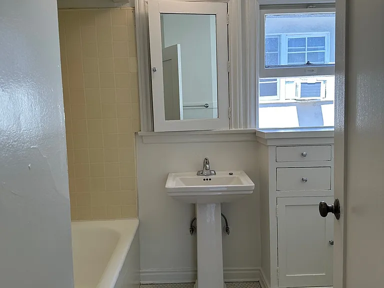 1834 N Normandie Ave — Photo 18