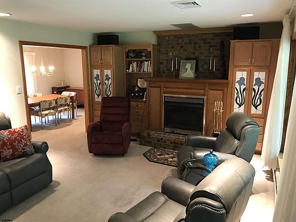5th image of 103 Sterling Dr