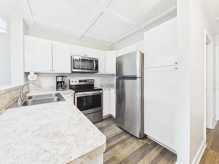 1336 Hunters Rd #C — Photo 9