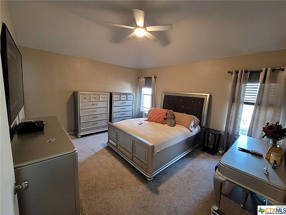 5th image of 3200 Southhill Dr