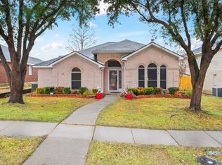 2425 Redfield Dr, Mesquite, TX 75181