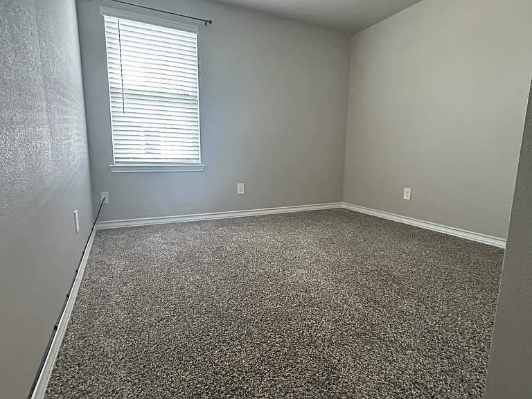 105 Aruba Dr — Photo 12