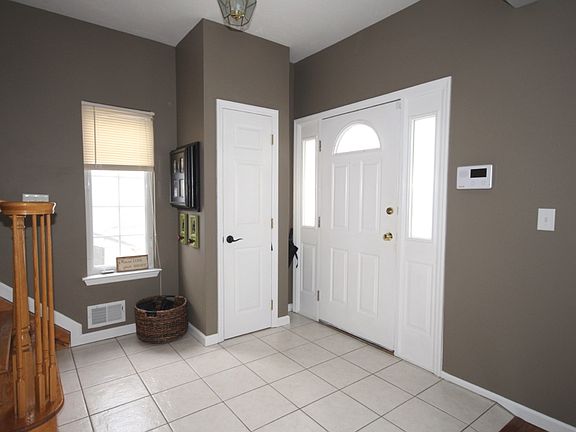 2nd image of 416 Yetman Ave