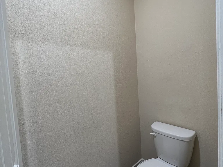 569 W Kara Dr — Photo 17