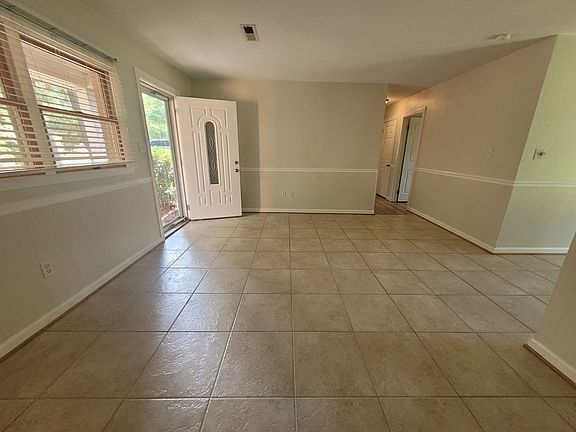 4th image of 2237 Maple St
