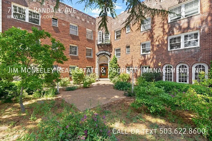 711 NE Randall Ave #103