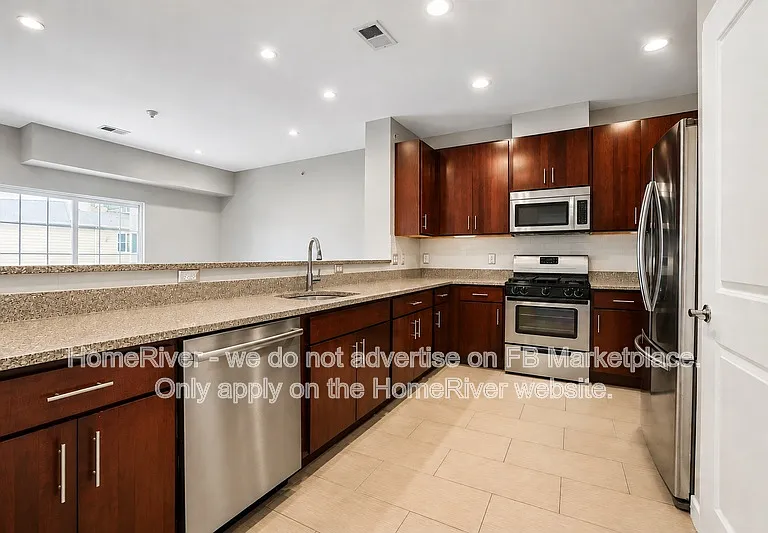 347 Pond Ln — Photo 5