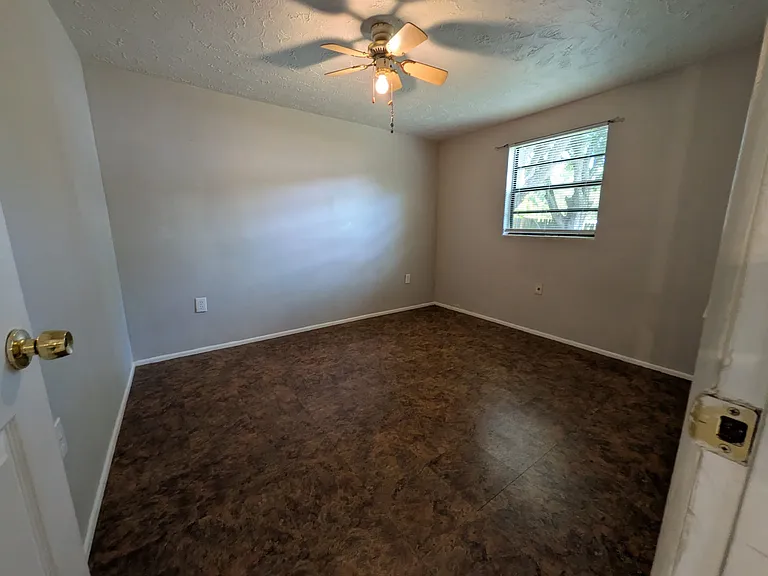 5547 Mallow St — Photo 9