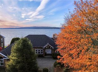 39 Elizabeth Pkwy, Rothesay, NB E2H1E8