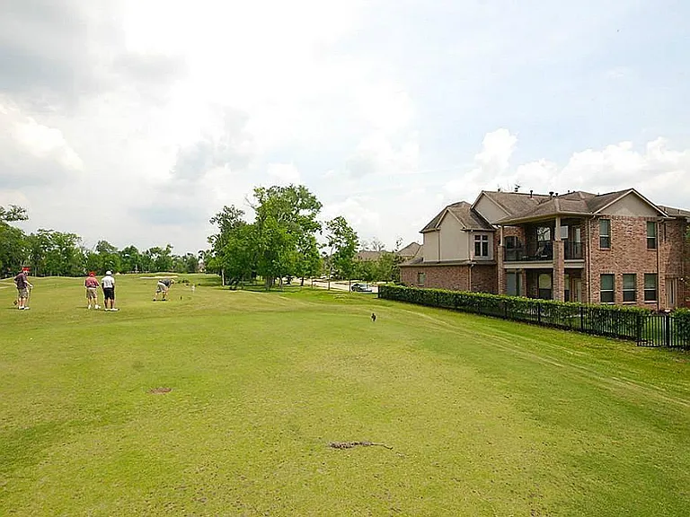8602 Two Sisters Ct — Photo 4