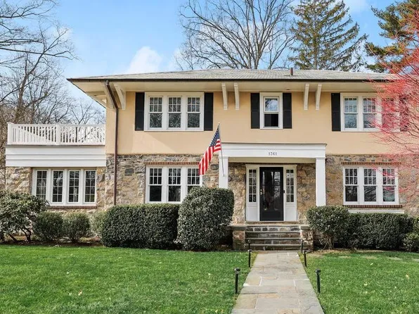 1361 Roosevelt Avenue, Pelham, NY 10803