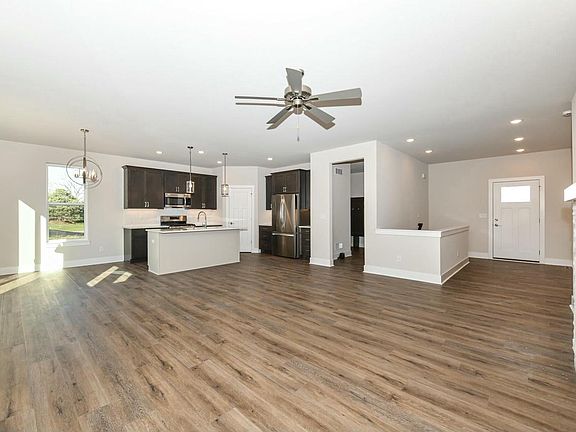 4th image of 8302 85th AVENUE