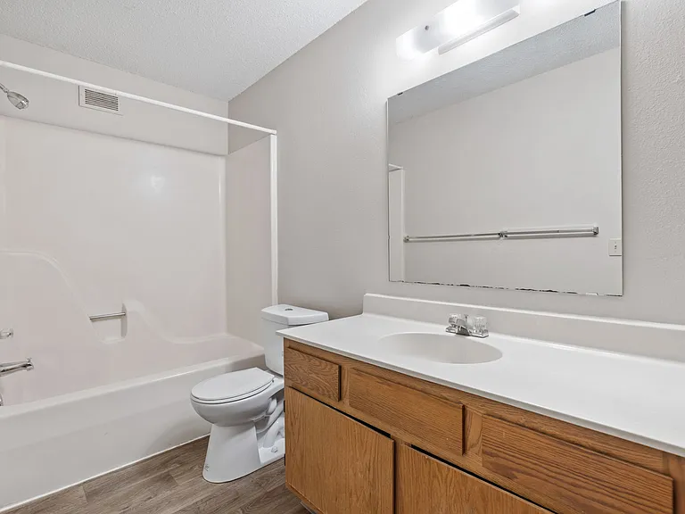 Wyndemere Apartments — Photo 49