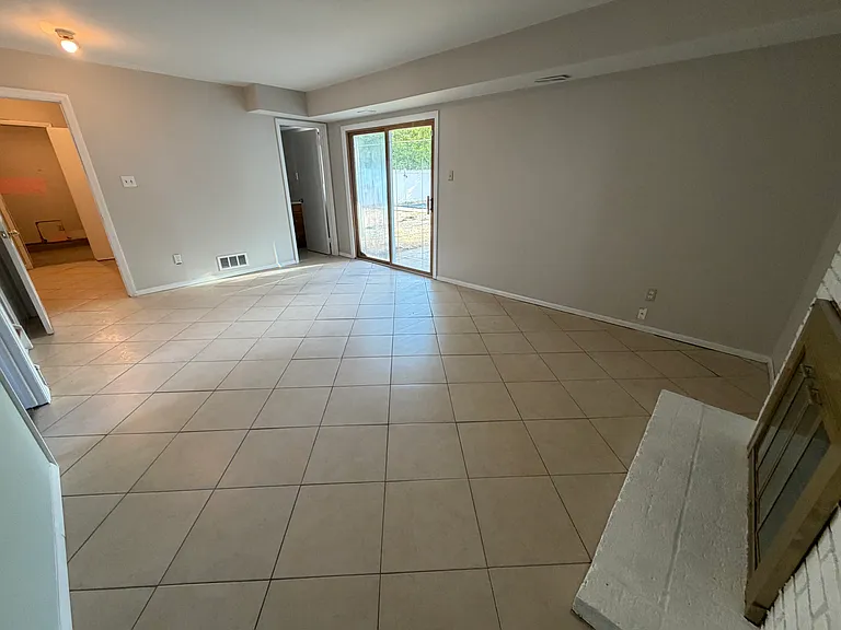 184 Village Dr — Photo 20
