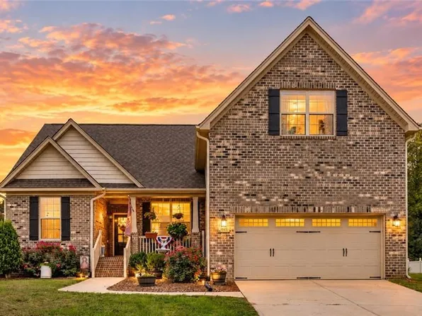 9141 Warren Rd, Kernersville, NC 27284