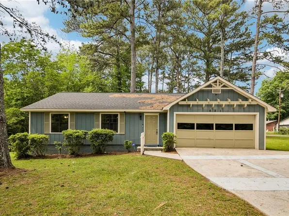 621 Maple Dr, Riverdale, GA 30274