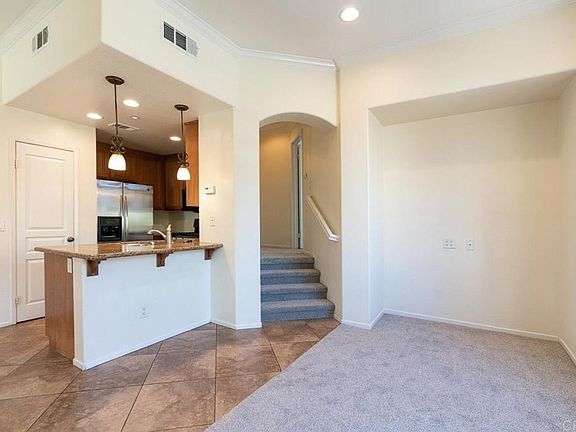 4th image of 564 Almond Rd