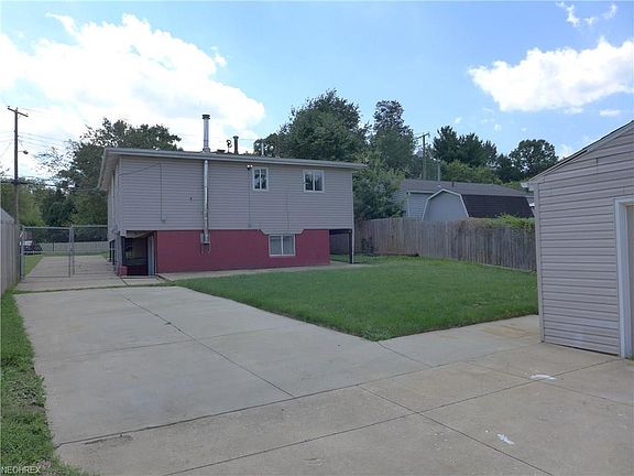 4th image of 1233 Barcelona Dr