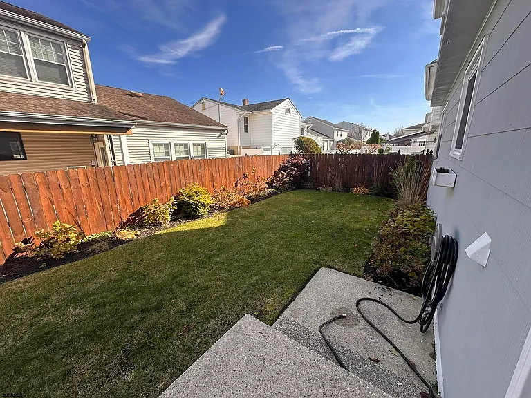 611 N Delavan Ave — Photo 18