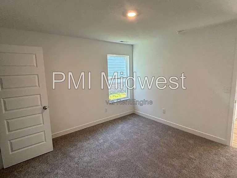 8816 Georgina St — Photo 3
