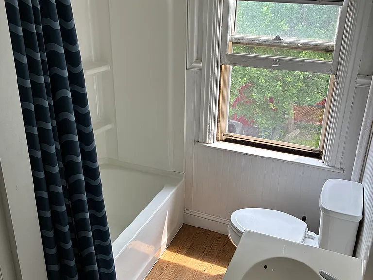 410 Polk St — Photo 7