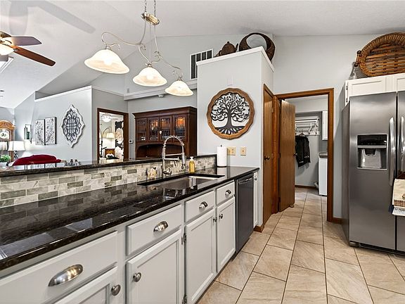 5th image of 19 Shaker Run Rd #A