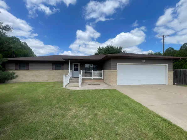10 Jay St, Russell, KS 67665