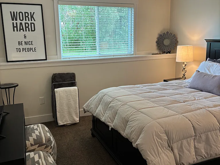 7424 Hometown Ct SE — Photo 17