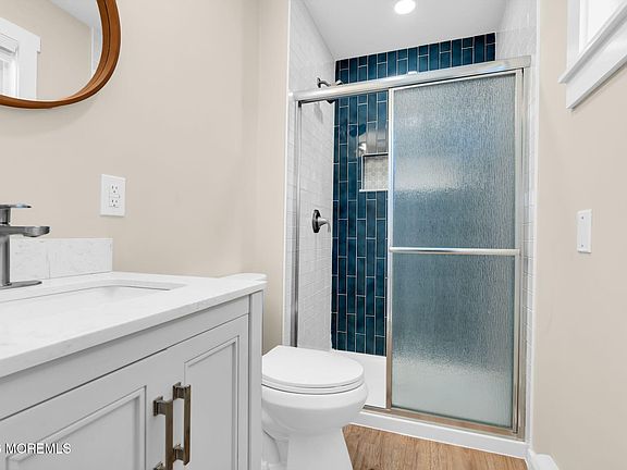 3rd image of 61 Falmouth Street