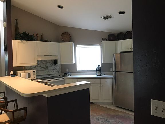3rd image of 4567 Santiago Ln